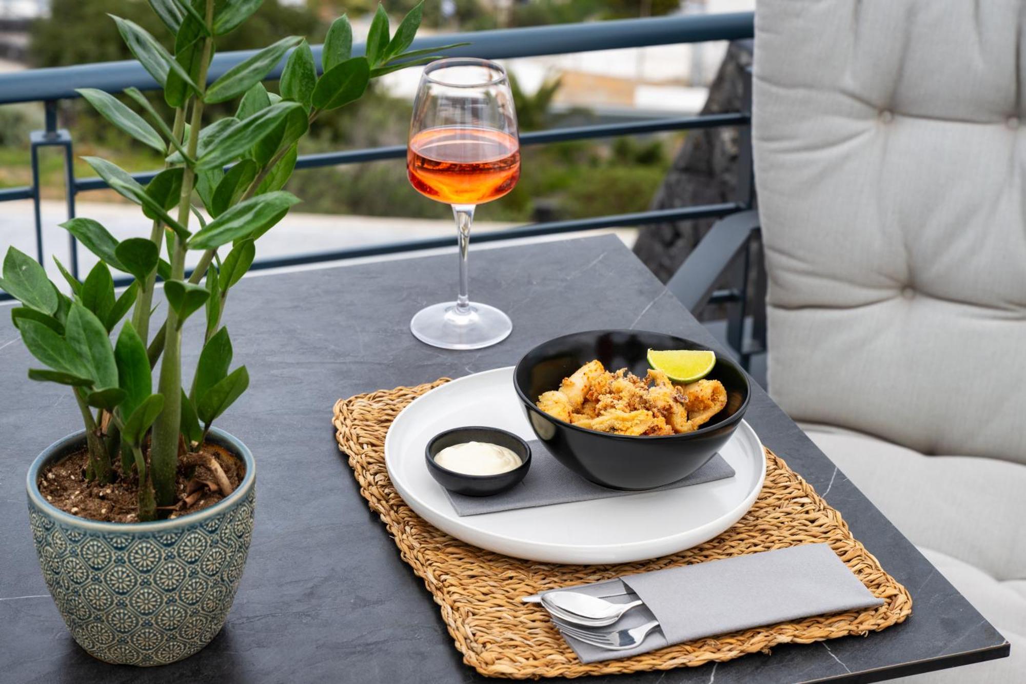 Venus Sunrise Suites & Villas Vourvoúlos Eksteriør billede